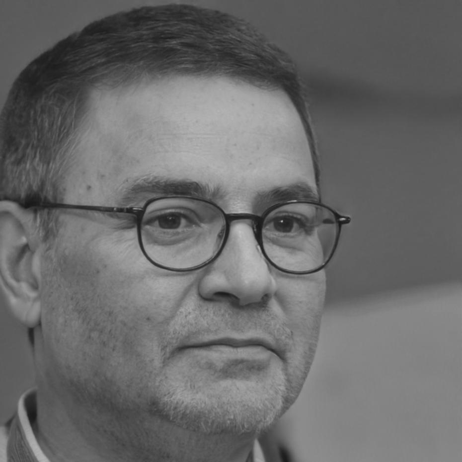Retrato de Emilio Navarro, empresario exitoso